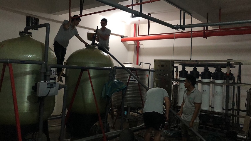 長坡16T/H超濾設(shè)備濾料更換中!